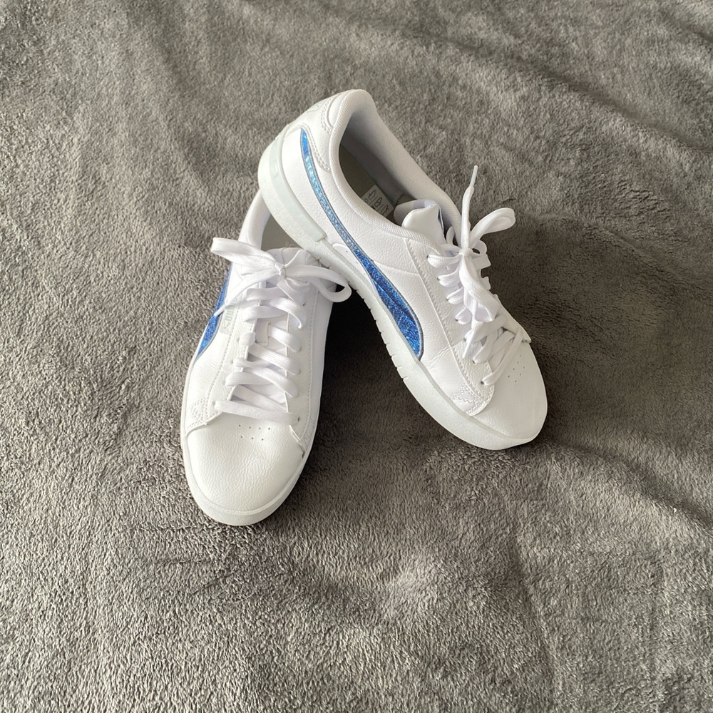 Women’s Puma White and blue Sneakers Size 11